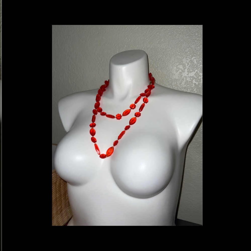 Necklace red